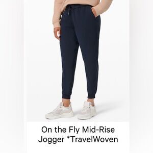 NWOT LULULEMON ON THE FLY JOGGERS